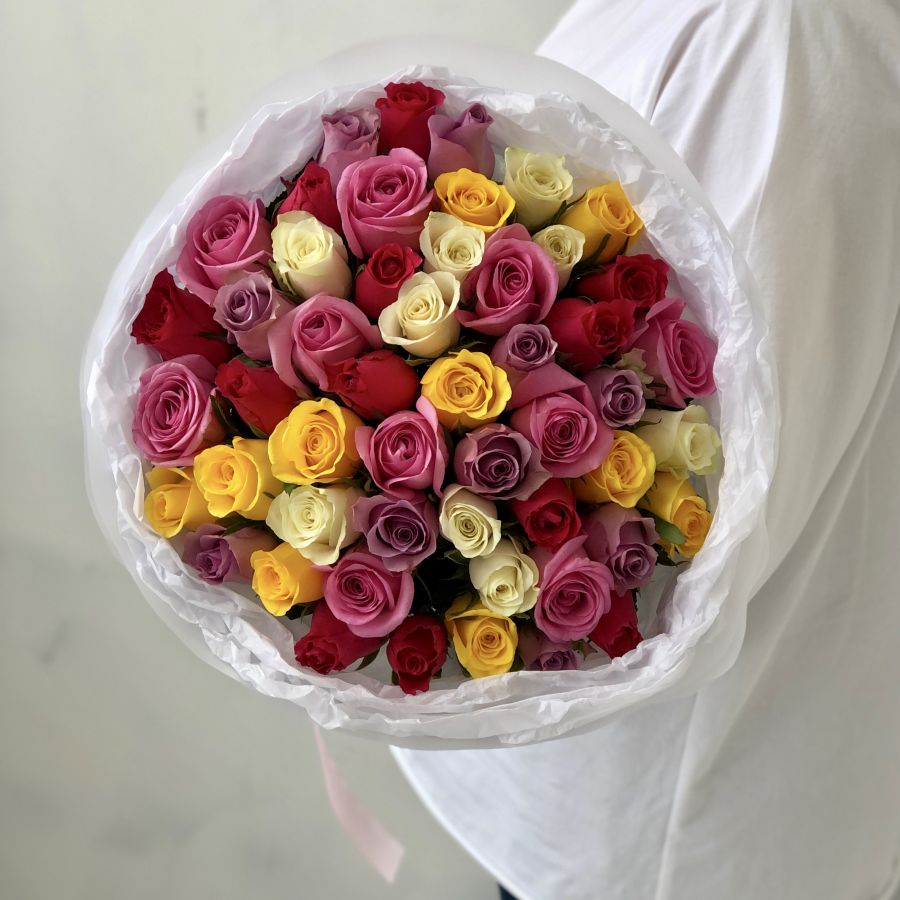 Акция! 51 кенийская роза микс в красивой упаковке