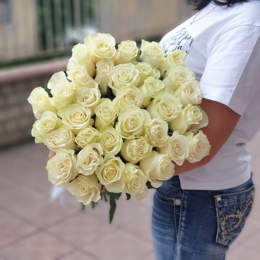 Белые розы (60 см)