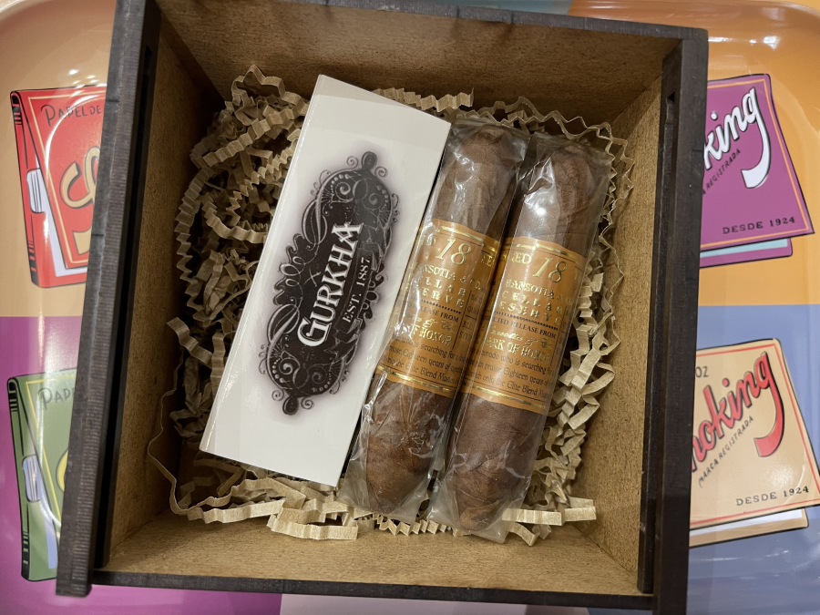 Набор из выдержанных сигар Gurkha Cellar Reserve Aged 18 Years в подарочной коробке с наполнением