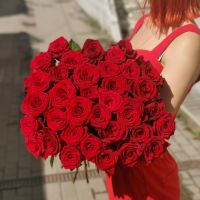 Розы красные 60см (от 7 шт)