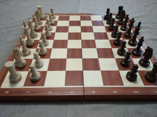 Шахматы профессиональные Стаунтон Премиум №6 с доской складной турнирной №6