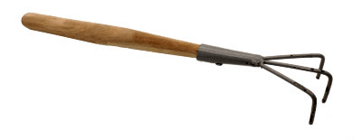 109 Рыхлитель 3-х зубчатый, с деревянным черенком (60 шт. / Кор)