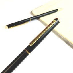 черные ручки с золотистыми деталями