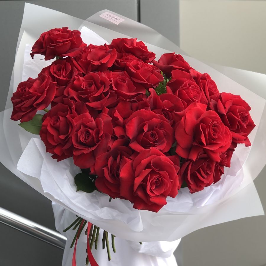 25 красных француских роз