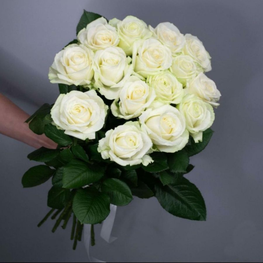 Белые розы  длина 50 - 60 см (от 9 роз)