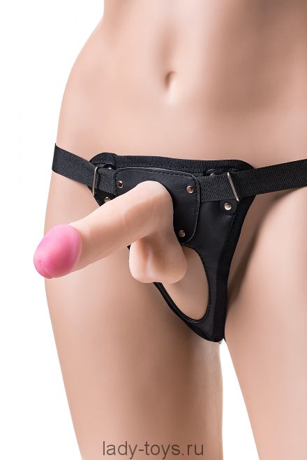 Страпон на креплении RealStick Strap-On Hunter, TPR, телесный, 14,5 см